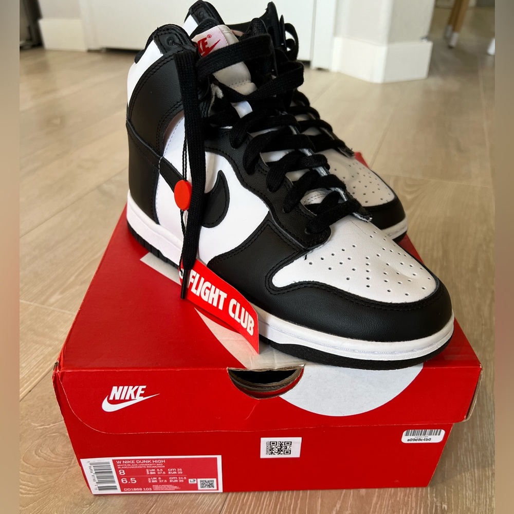 NWT Women’s Nike Dunk High